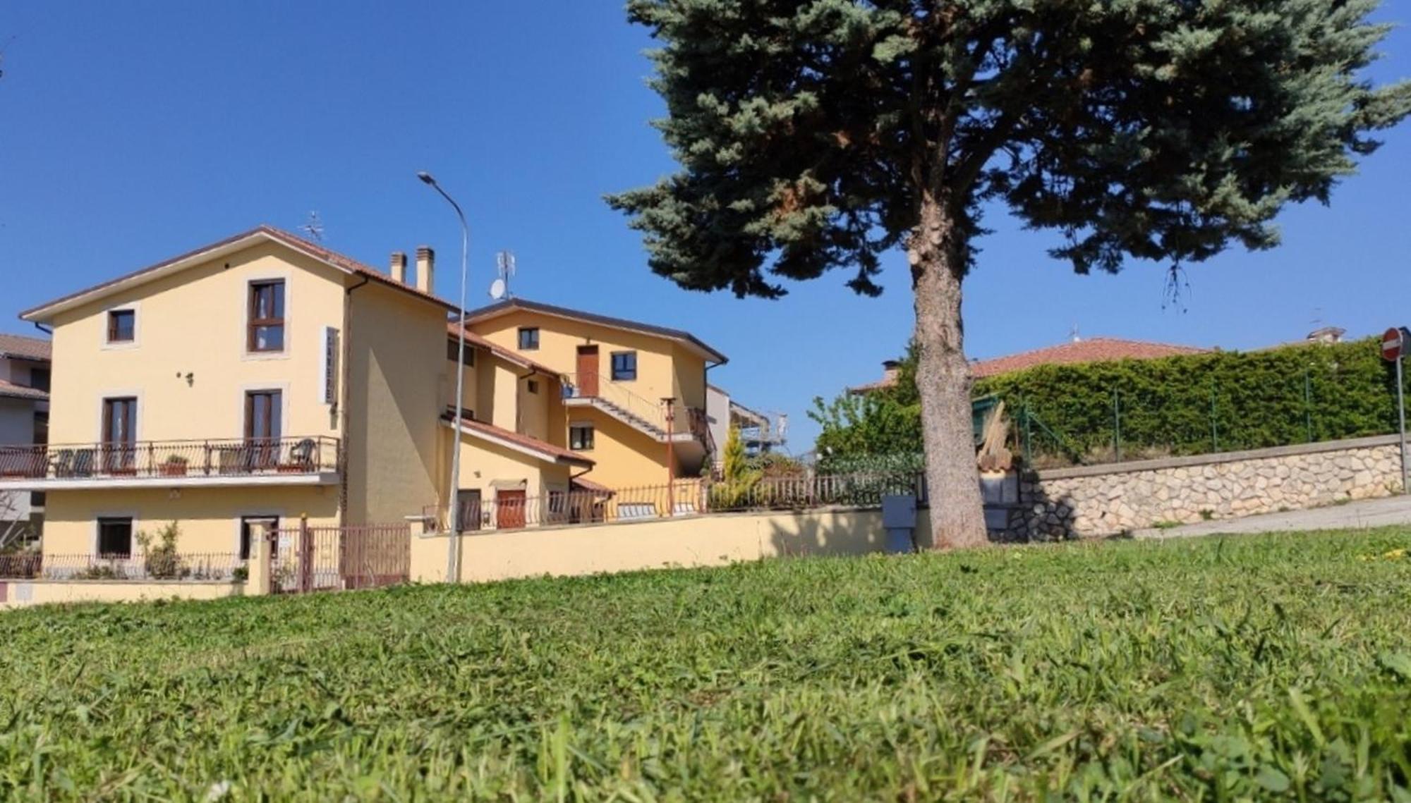 Complesso Turistico Aurora - Camere B&B Poggio Picenze Eksteriør billede