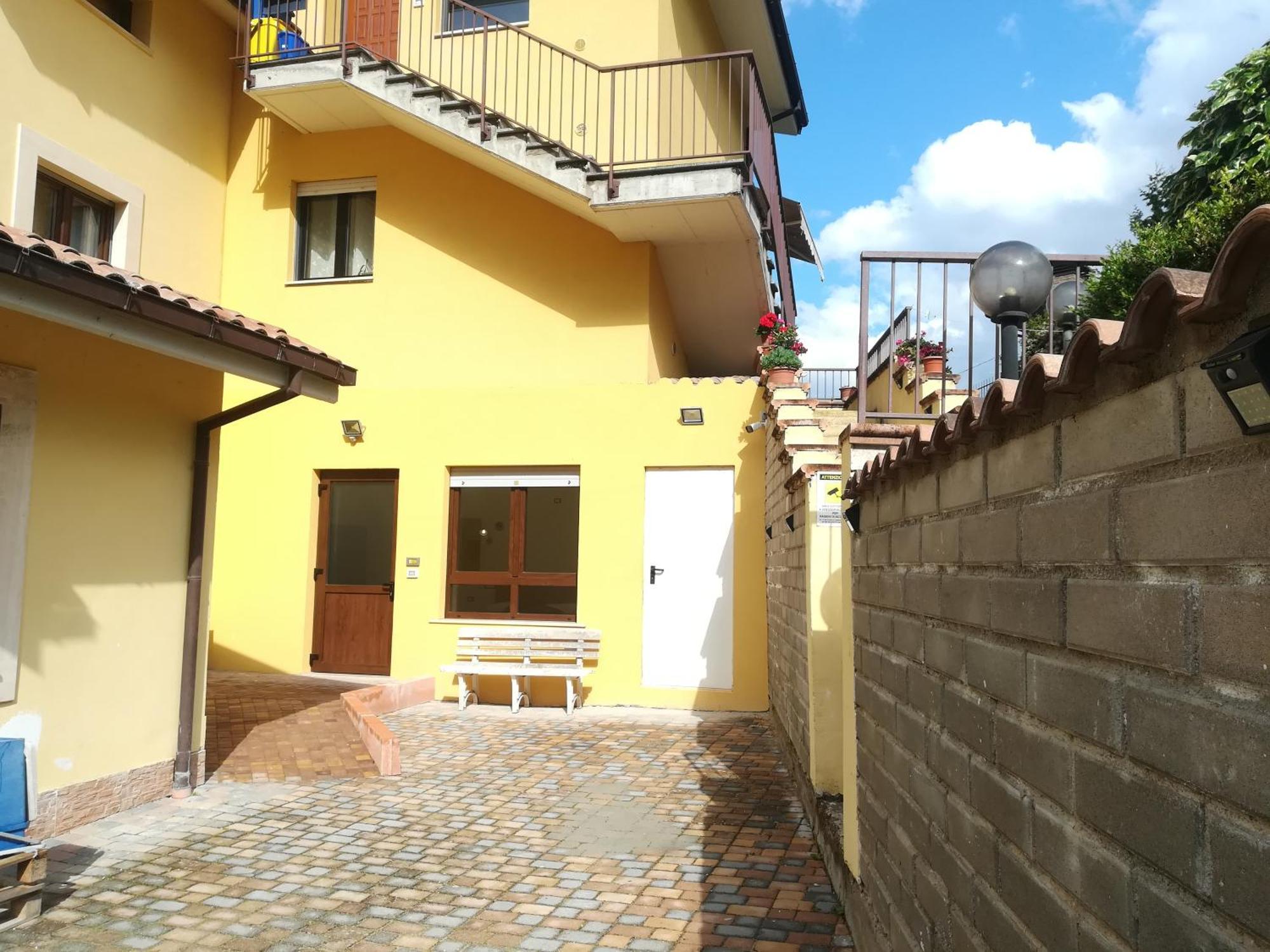 Complesso Turistico Aurora - Camere B&B Poggio Picenze Eksteriør billede