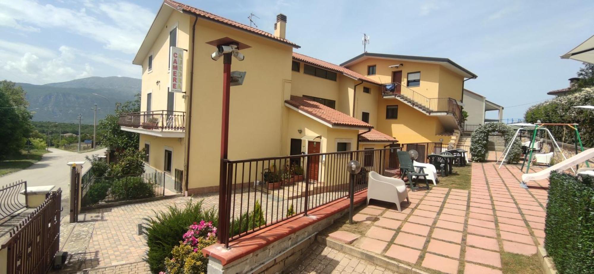 Complesso Turistico Aurora - Camere B&B Poggio Picenze Eksteriør billede